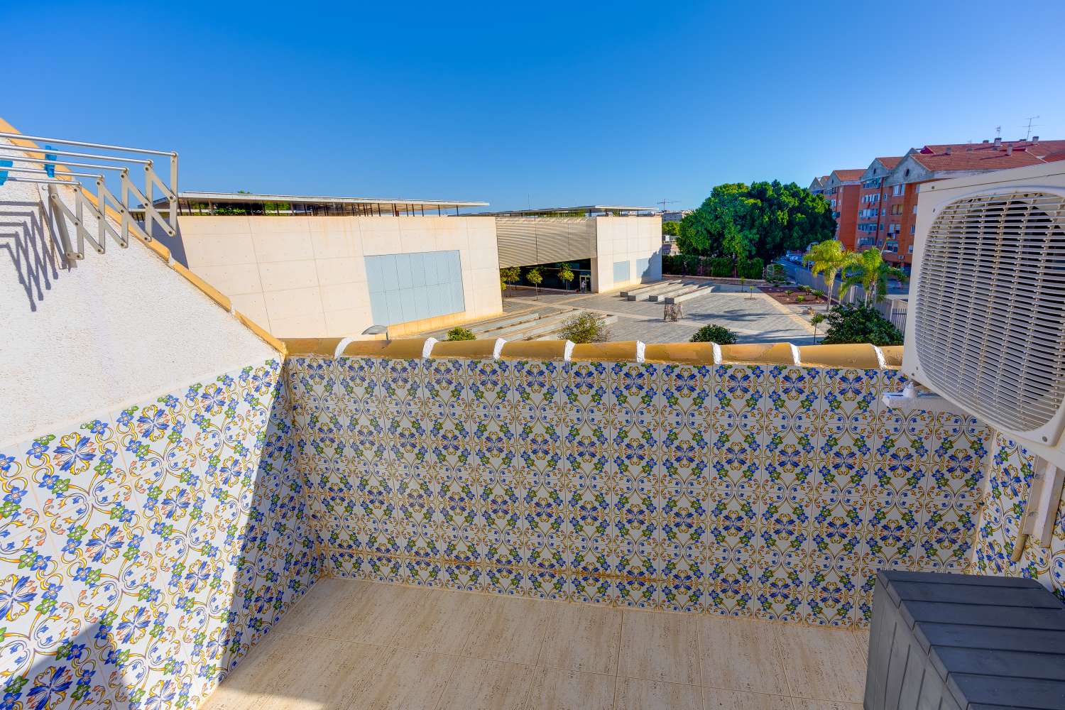 Piso céntrico en Torrevieja con garaje y piscina comunitaria