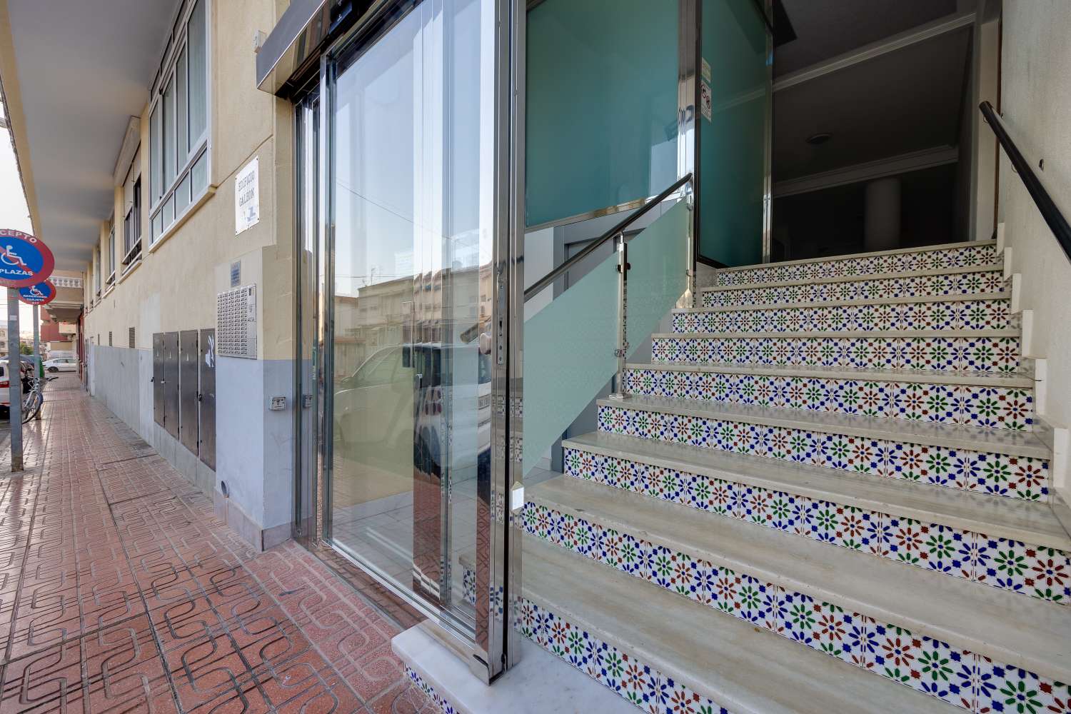 Piso con orientación sur a 500 metros de la playa