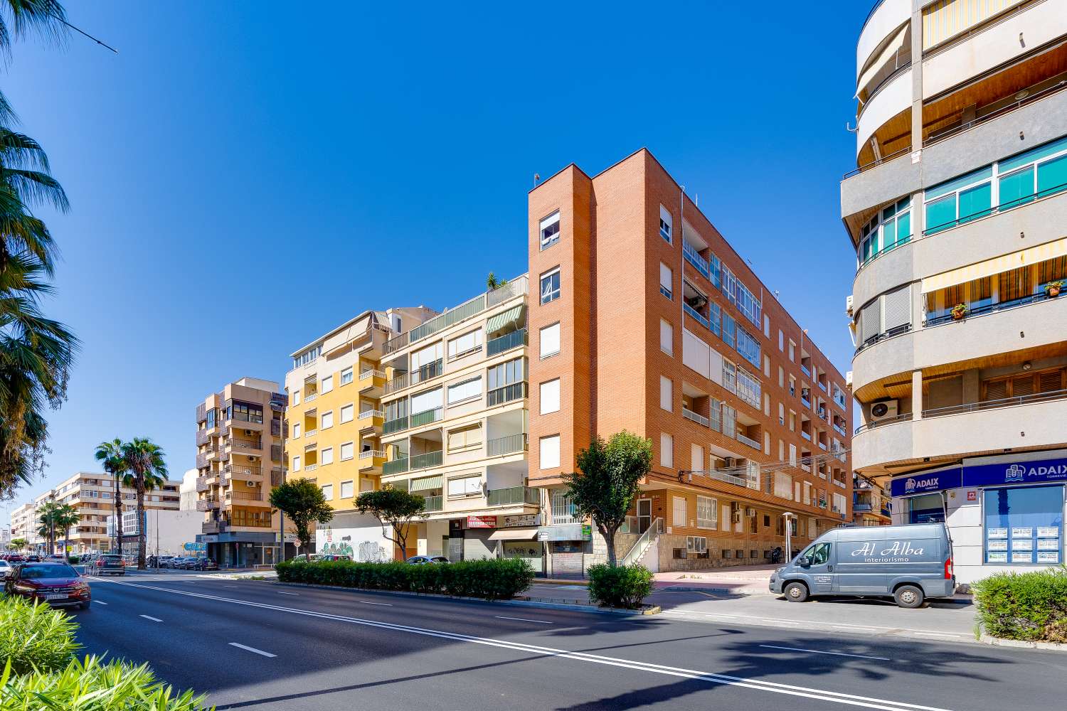 Piso de 2 dormitorios con orientación sur en Torrevieja