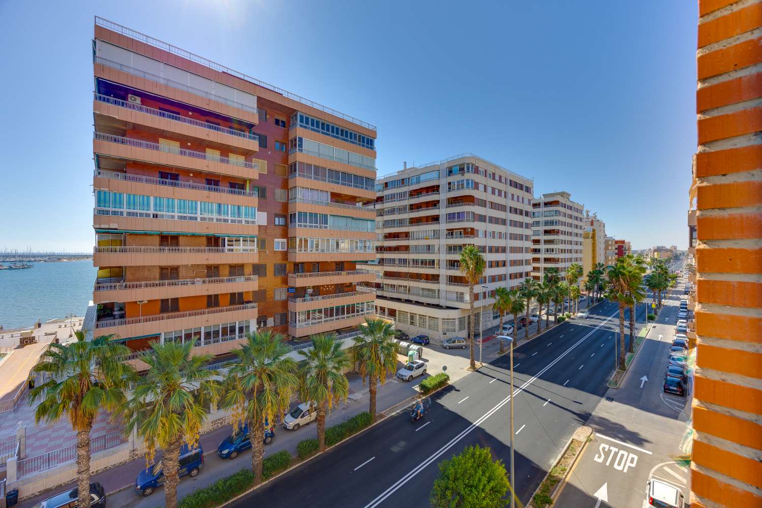 Piso de 2 dormitorios con orientación sur en Torrevieja