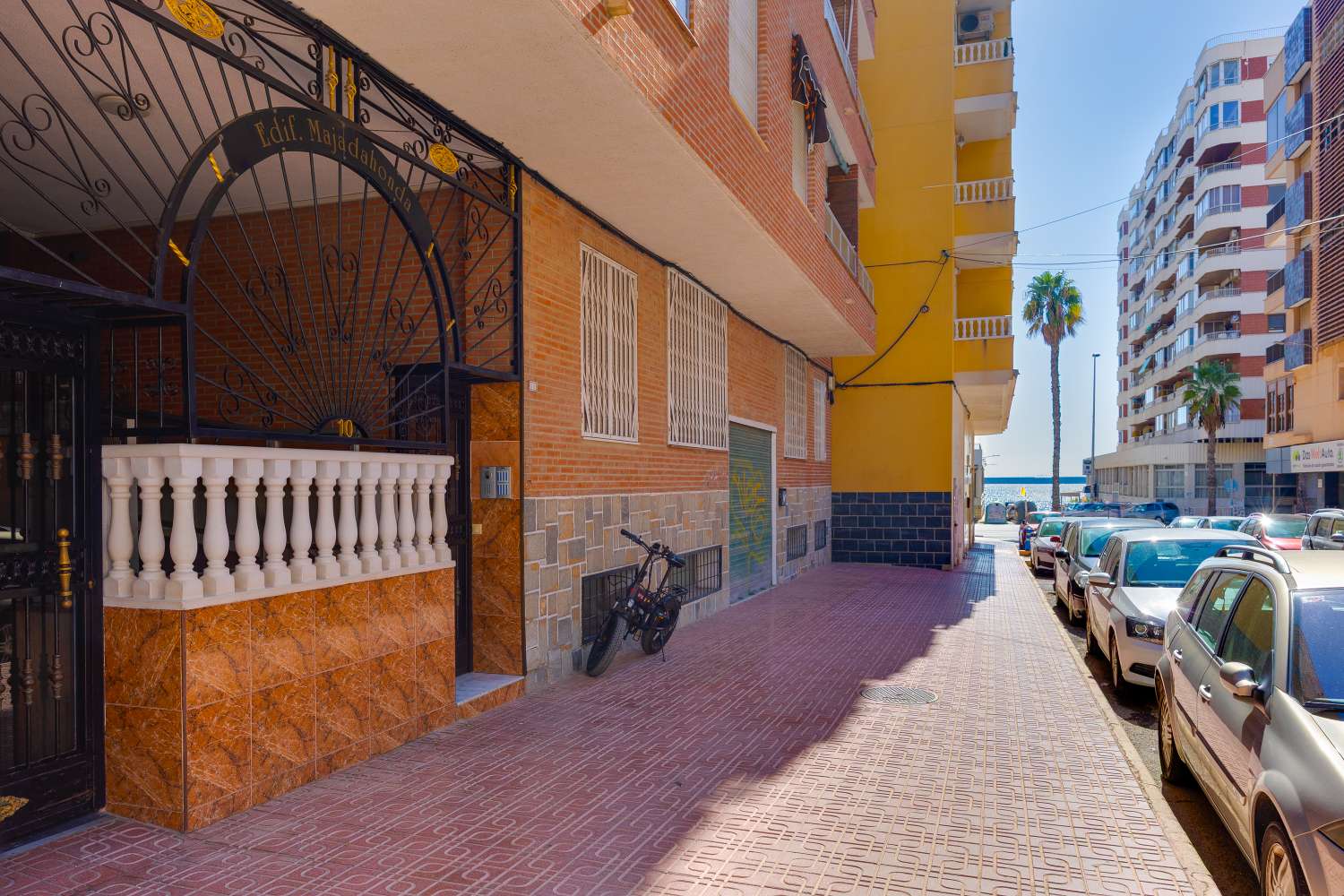 Piso de 2 dormitorios con orientación sur en Torrevieja