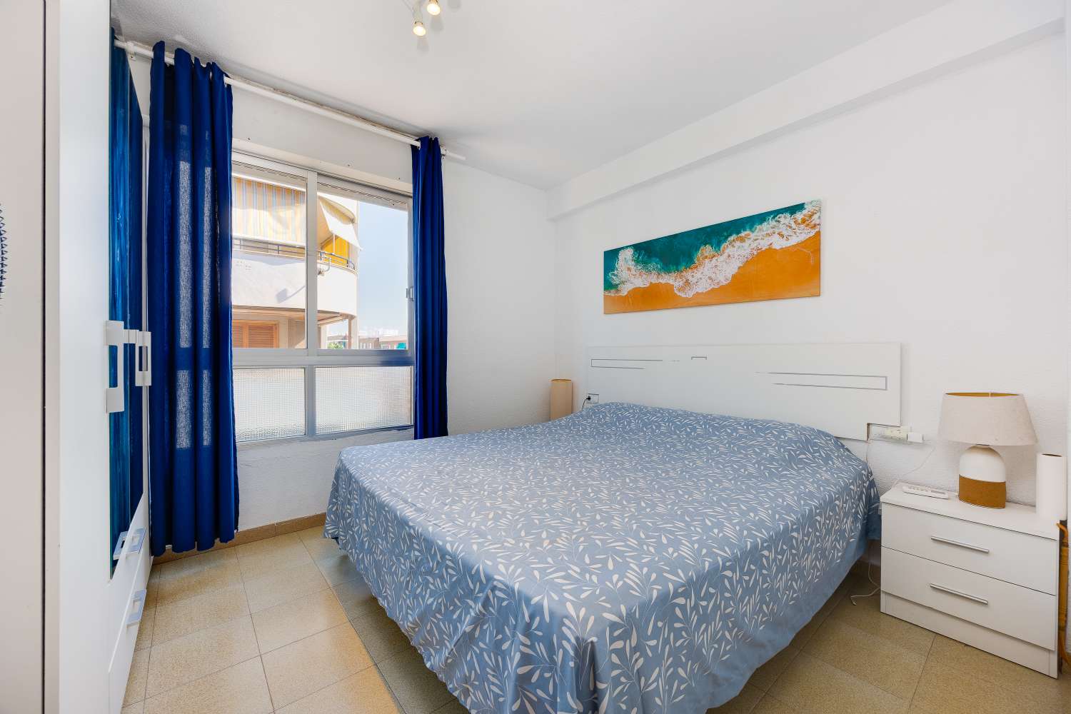 Piso de 2 dormitorios con orientación sur en Torrevieja