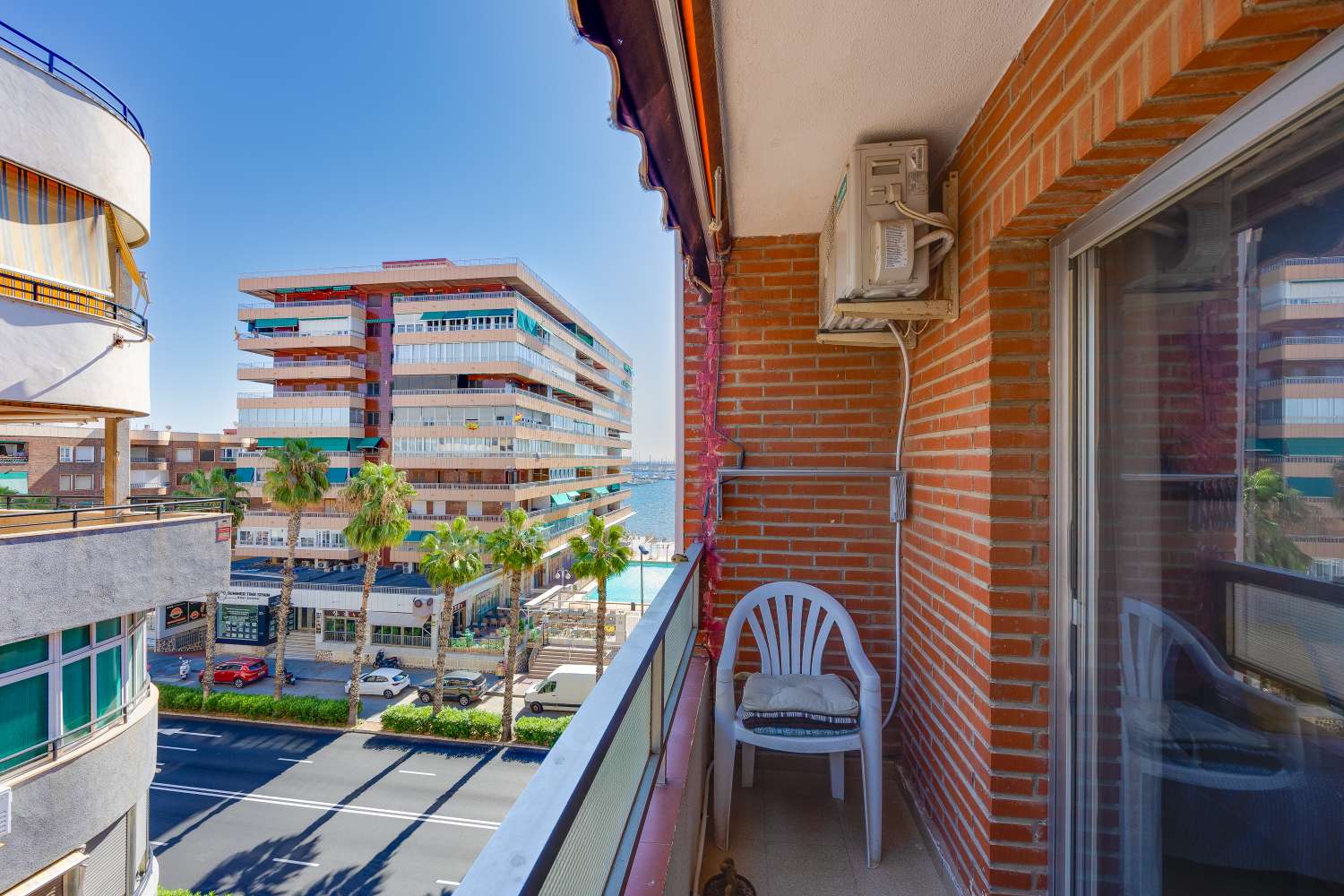 Piso de 2 dormitorios con orientación sur en Torrevieja