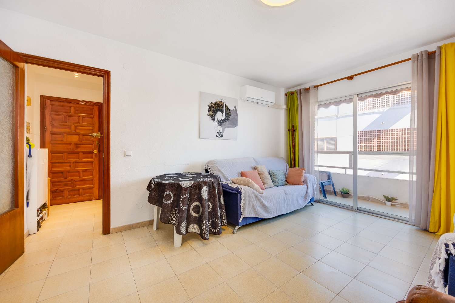 Piso de 2 dormitorios con orientación sur en Torrevieja
