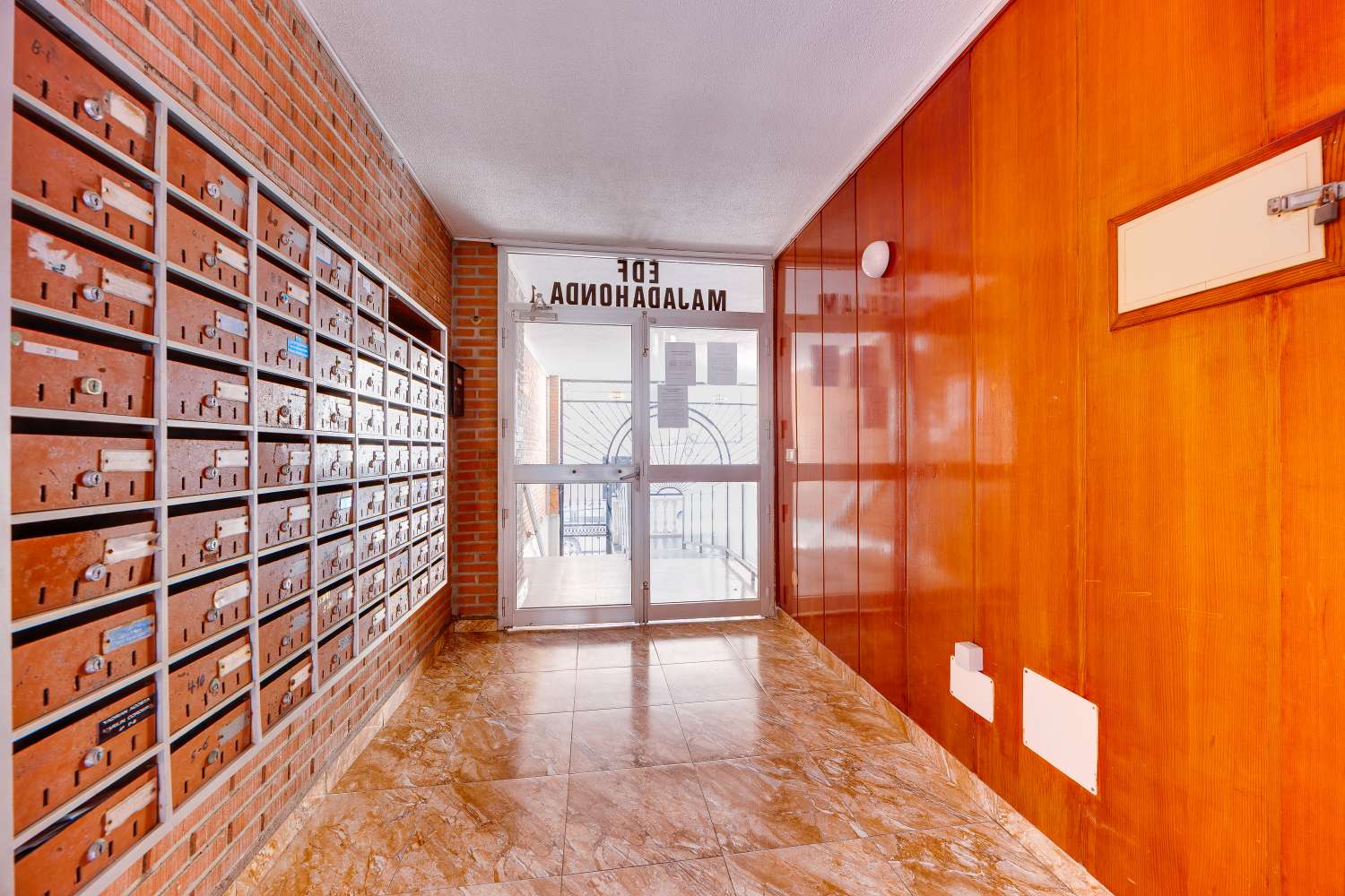 Piso de 2 dormitorios con orientación sur en Torrevieja