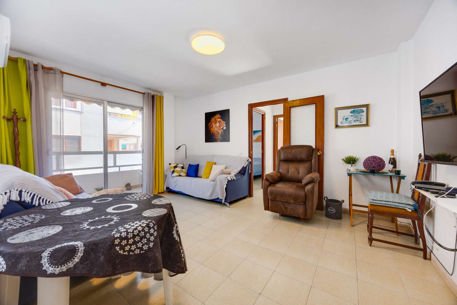 Piso de 2 dormitorios con orientación sur en Torrevieja