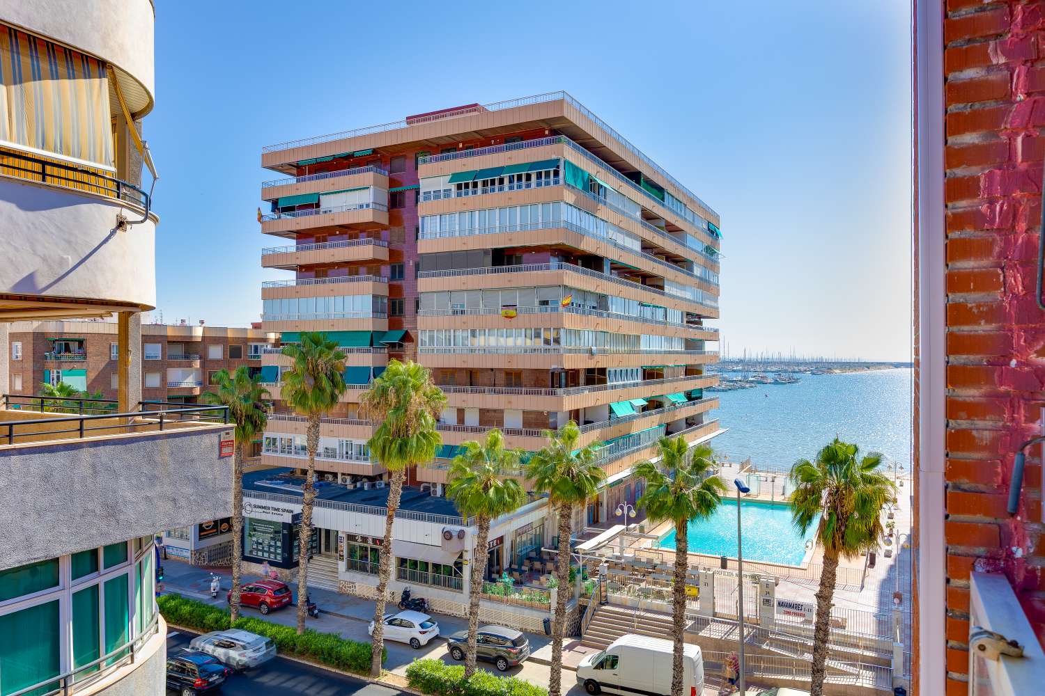 Piso de 2 dormitorios con orientación sur en Torrevieja