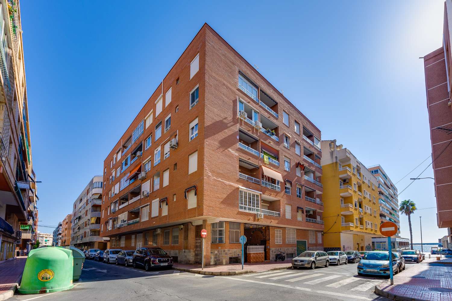 Piso de 2 dormitorios con orientación sur en Torrevieja