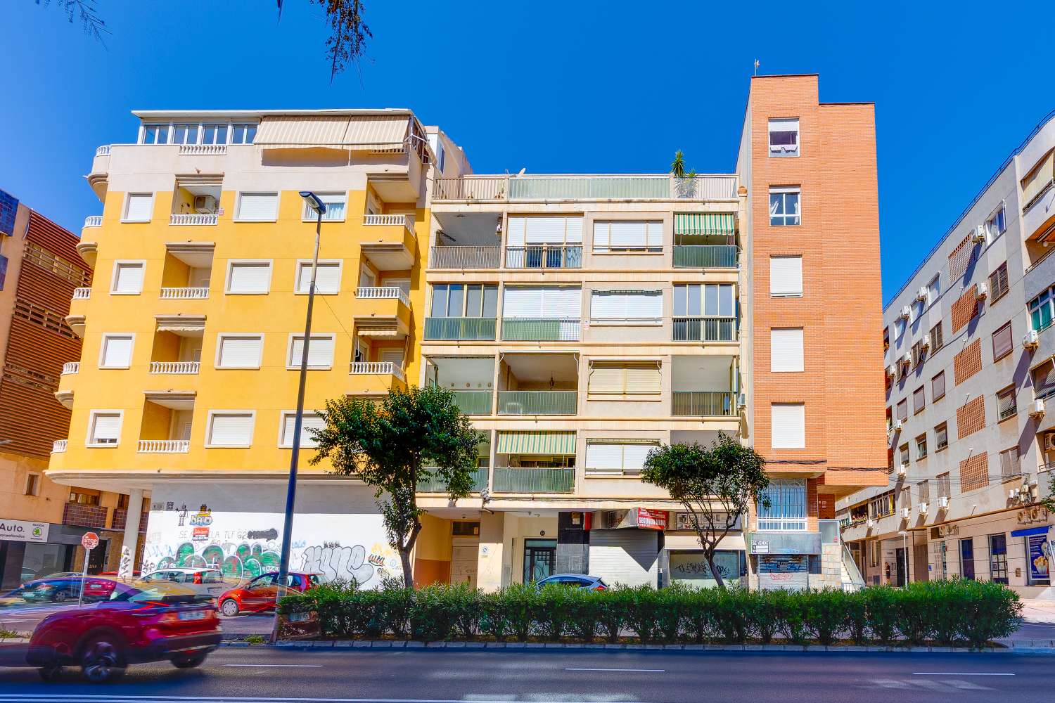 Piso de 2 dormitorios con orientación sur en Torrevieja