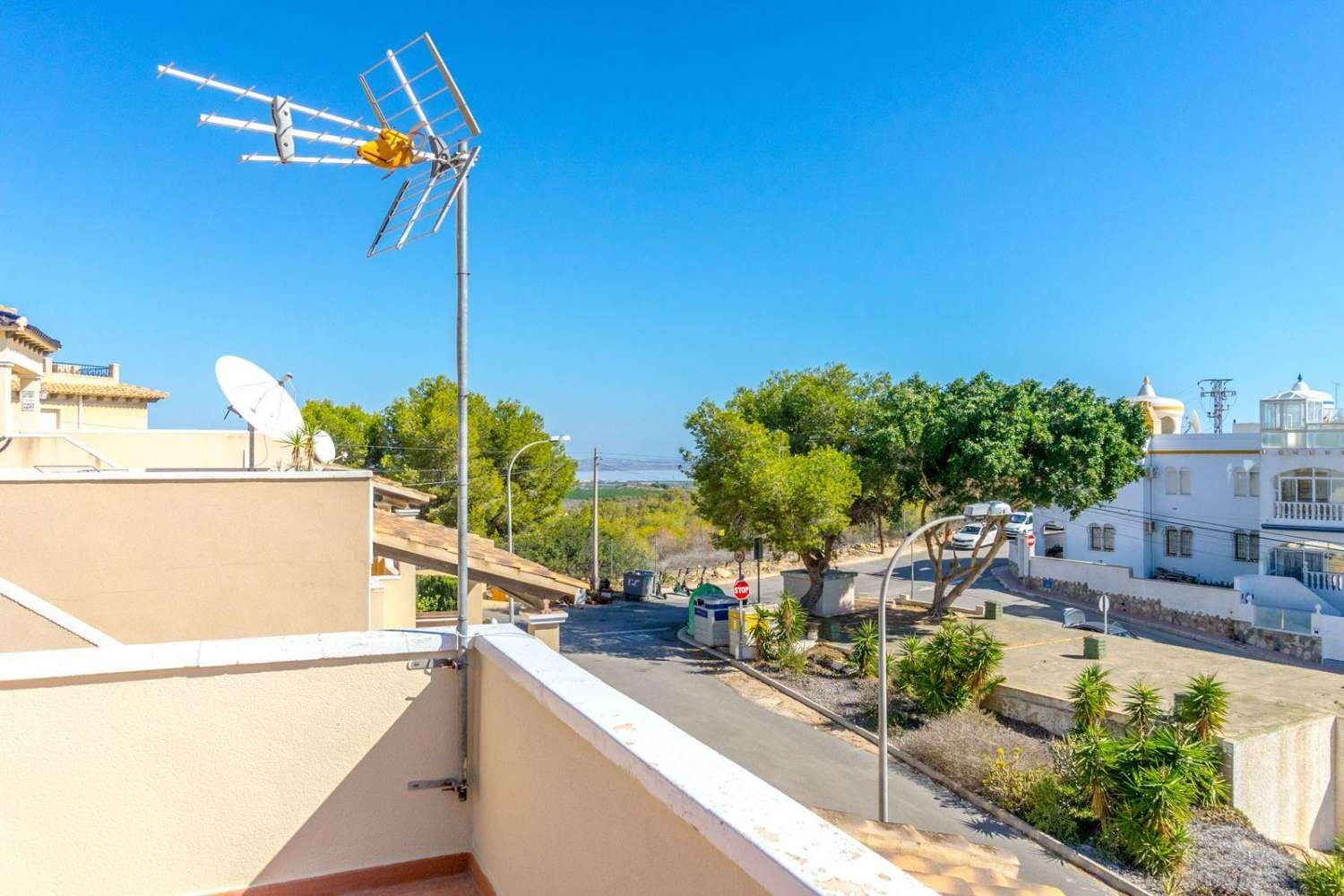 Charming 3-Bedroom Detached Villa with Private Terraces in Las Filipinas