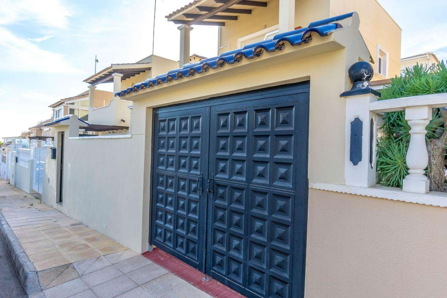 Charming 3-Bedroom Detached Villa with Private Terraces in Las Filipinas