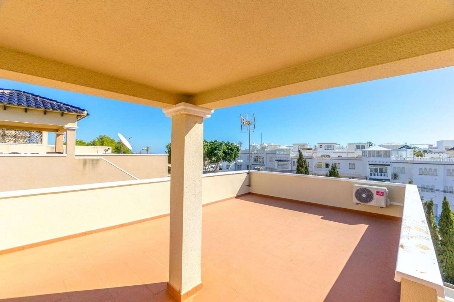 Charming 3-Bedroom Detached Villa with Private Terraces in Las Filipinas