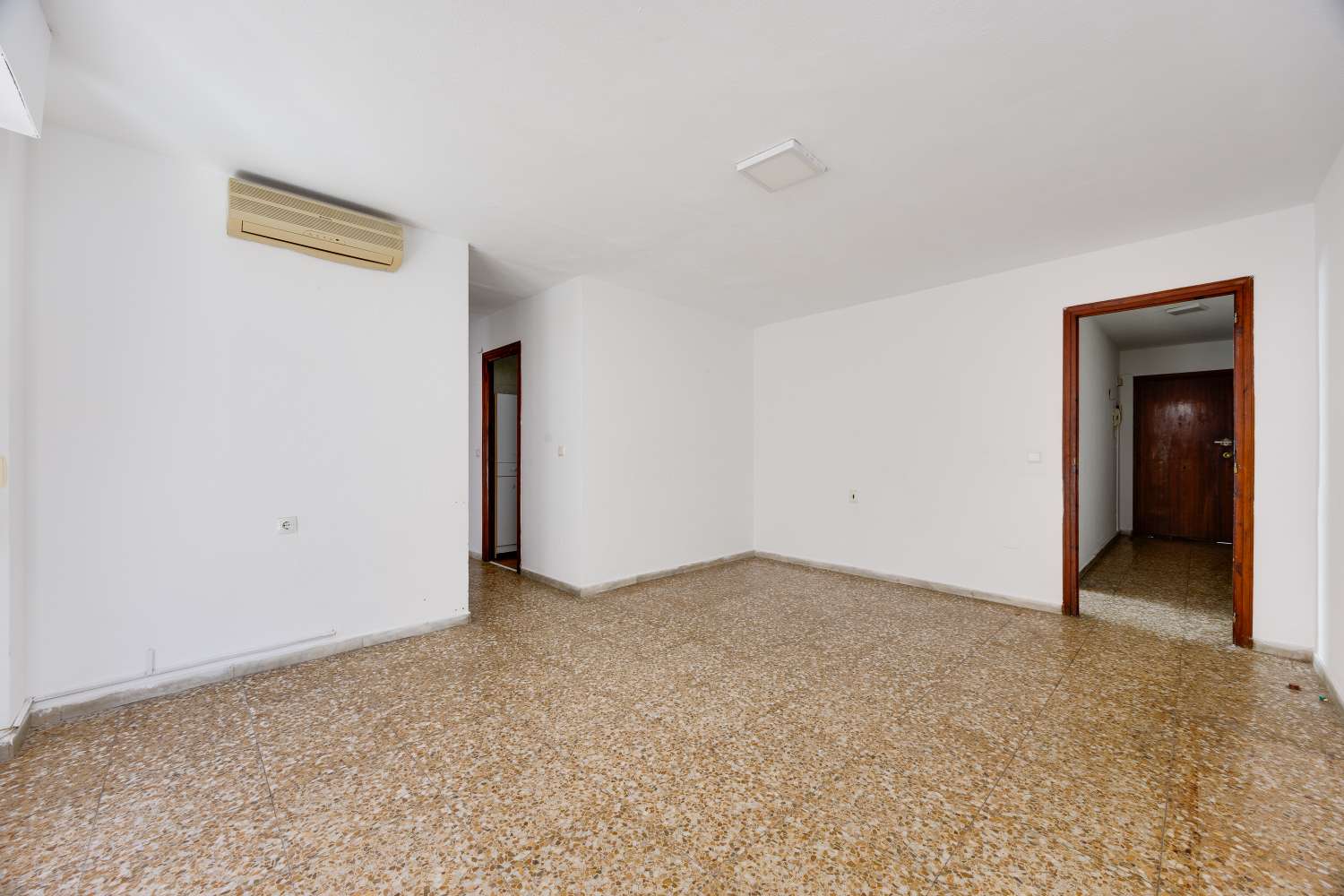 South-Facing 3-Bedroom Apartment with Sea Views, Just 100 Metres from the Beach