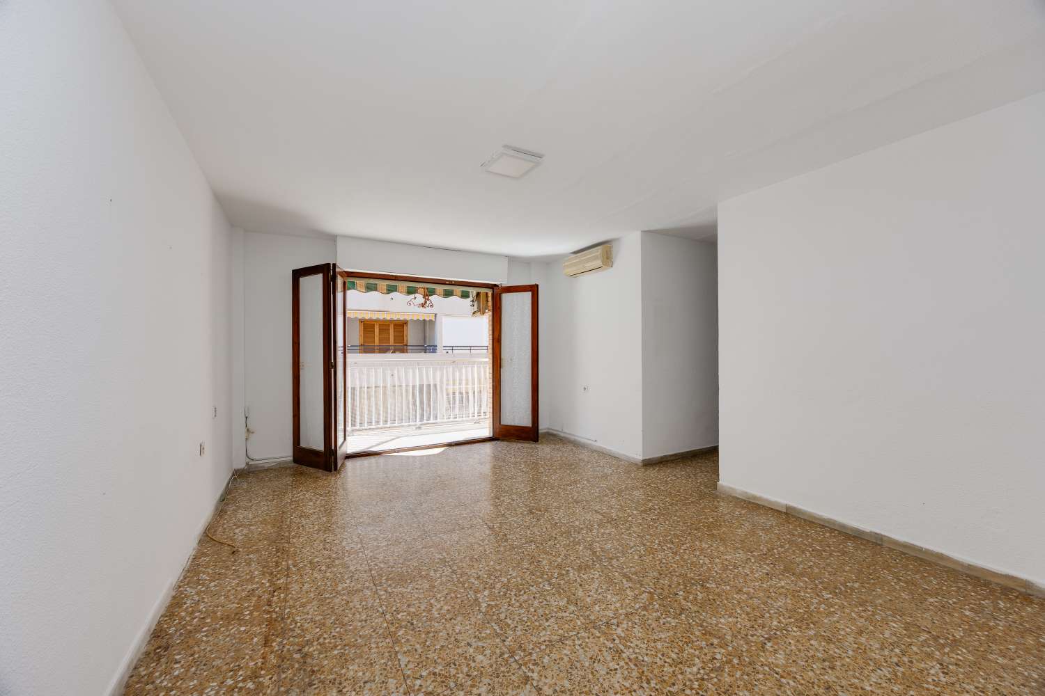 South-Facing 3-Bedroom Apartment with Sea Views, Just 100 Metres from the Beach