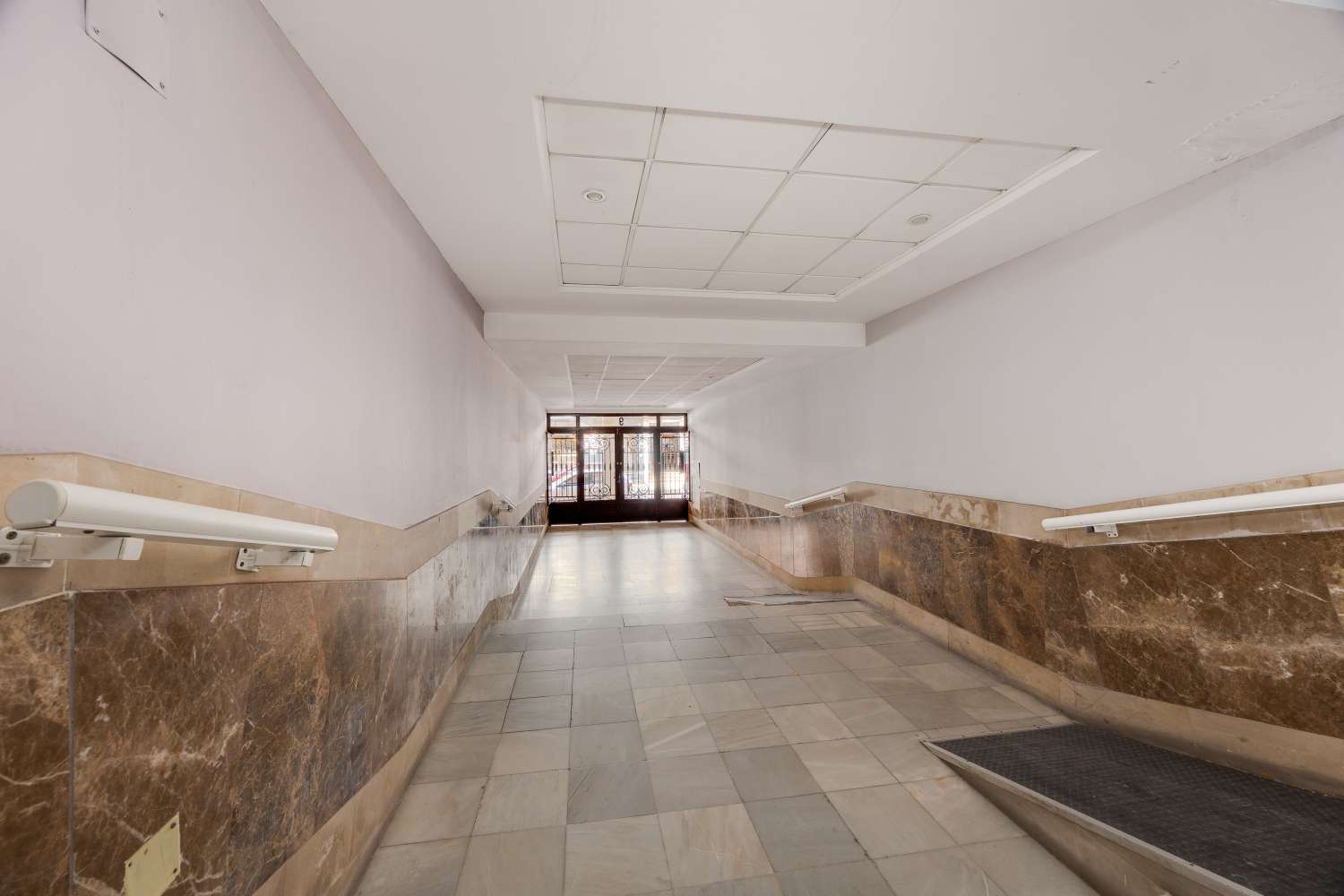 South-Facing 3-Bedroom Apartment with Sea Views, Just 100 Metres from the Beach