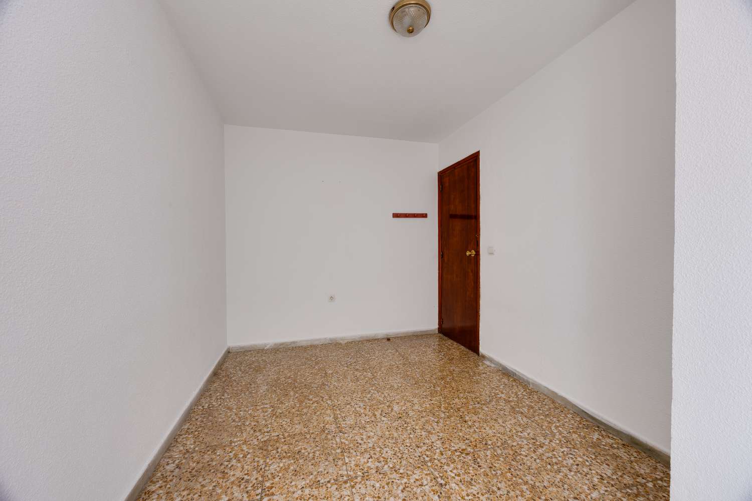 South-Facing 3-Bedroom Apartment with Sea Views, Just 100 Metres from the Beach
