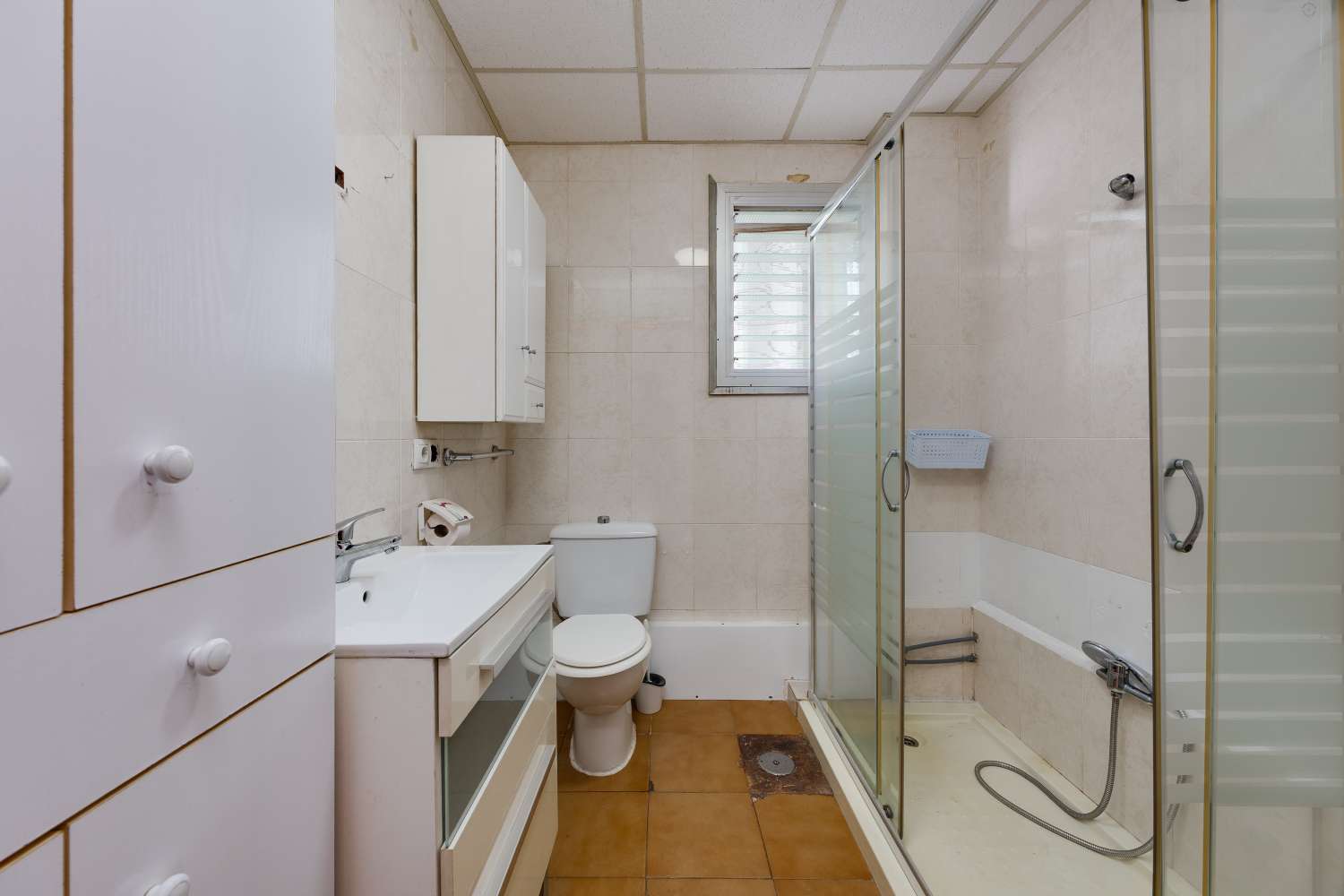 South-Facing 3-Bedroom Apartment with Sea Views, Just 100 Metres from the Beach