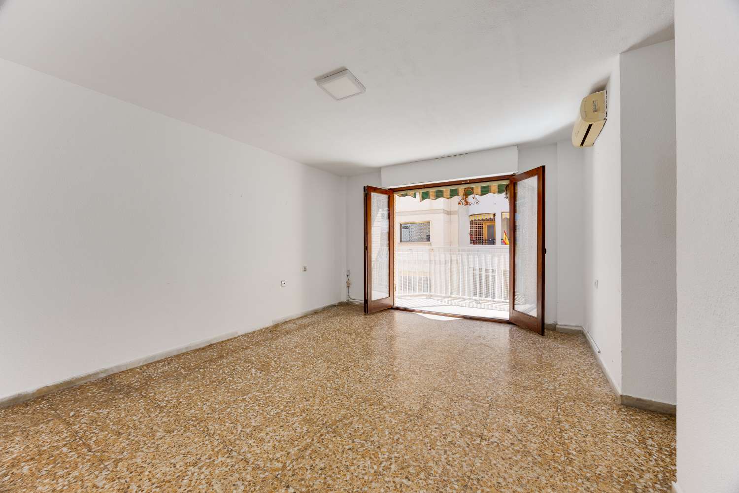 South-Facing 3-Bedroom Apartment with Sea Views, Just 100 Metres from the Beach