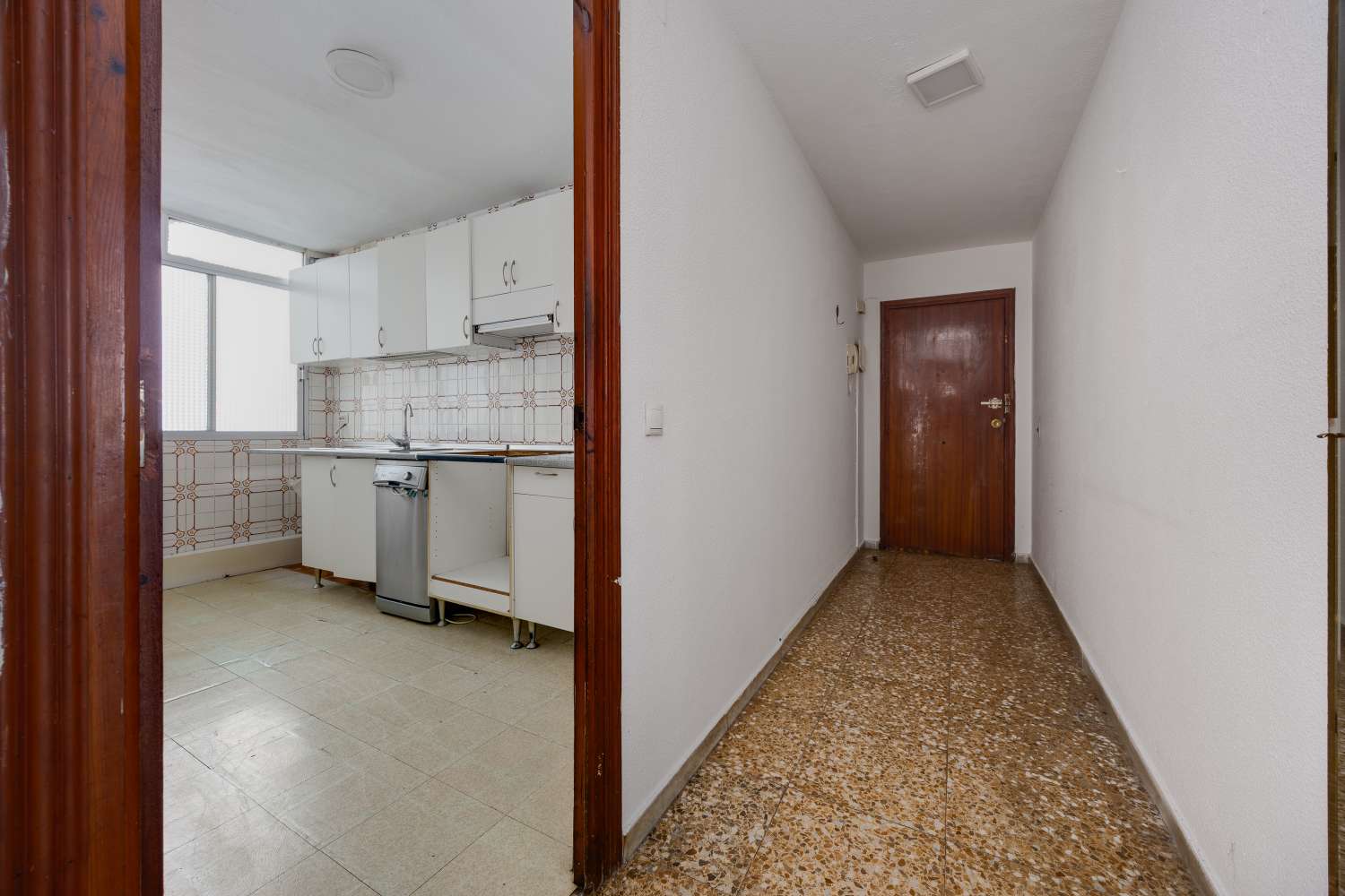 South-Facing 3-Bedroom Apartment with Sea Views, Just 100 Metres from the Beach