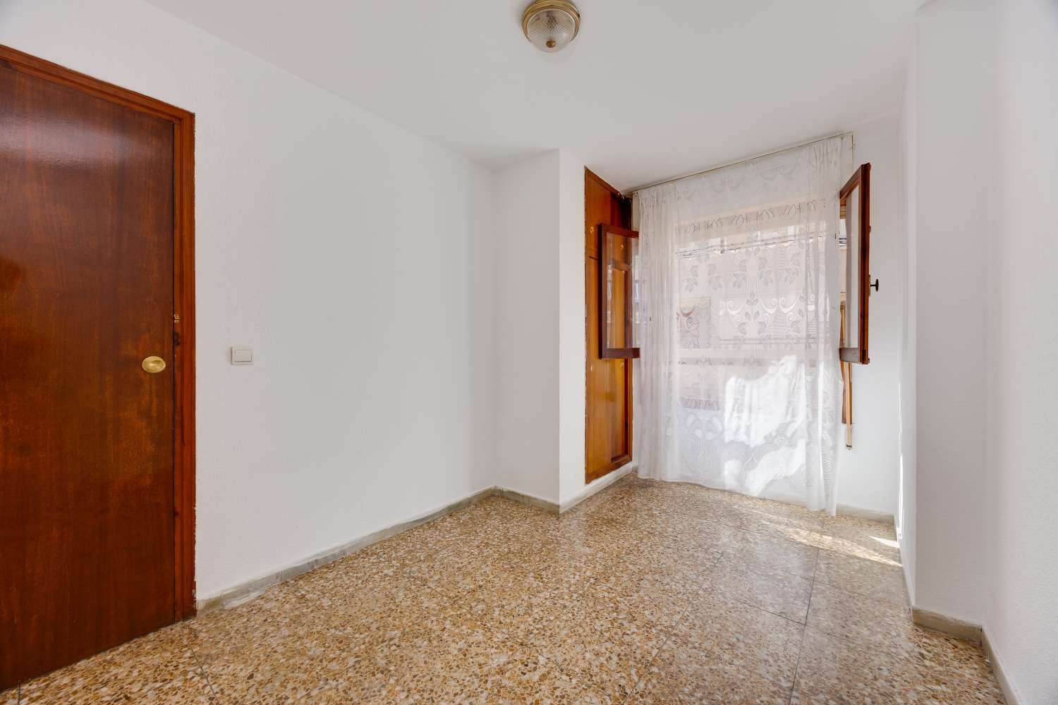 South-Facing 3-Bedroom Apartment with Sea Views, Just 100 Metres from the Beach