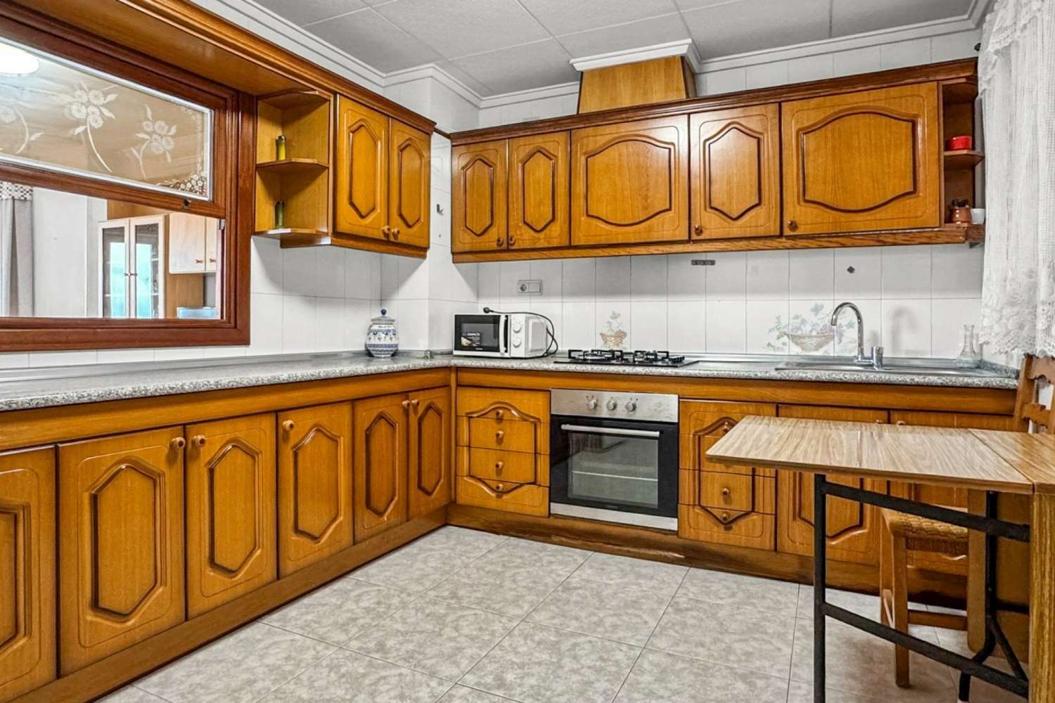 Spacious 3-Bedroom Seafront Apartment with Mediterranean Views
