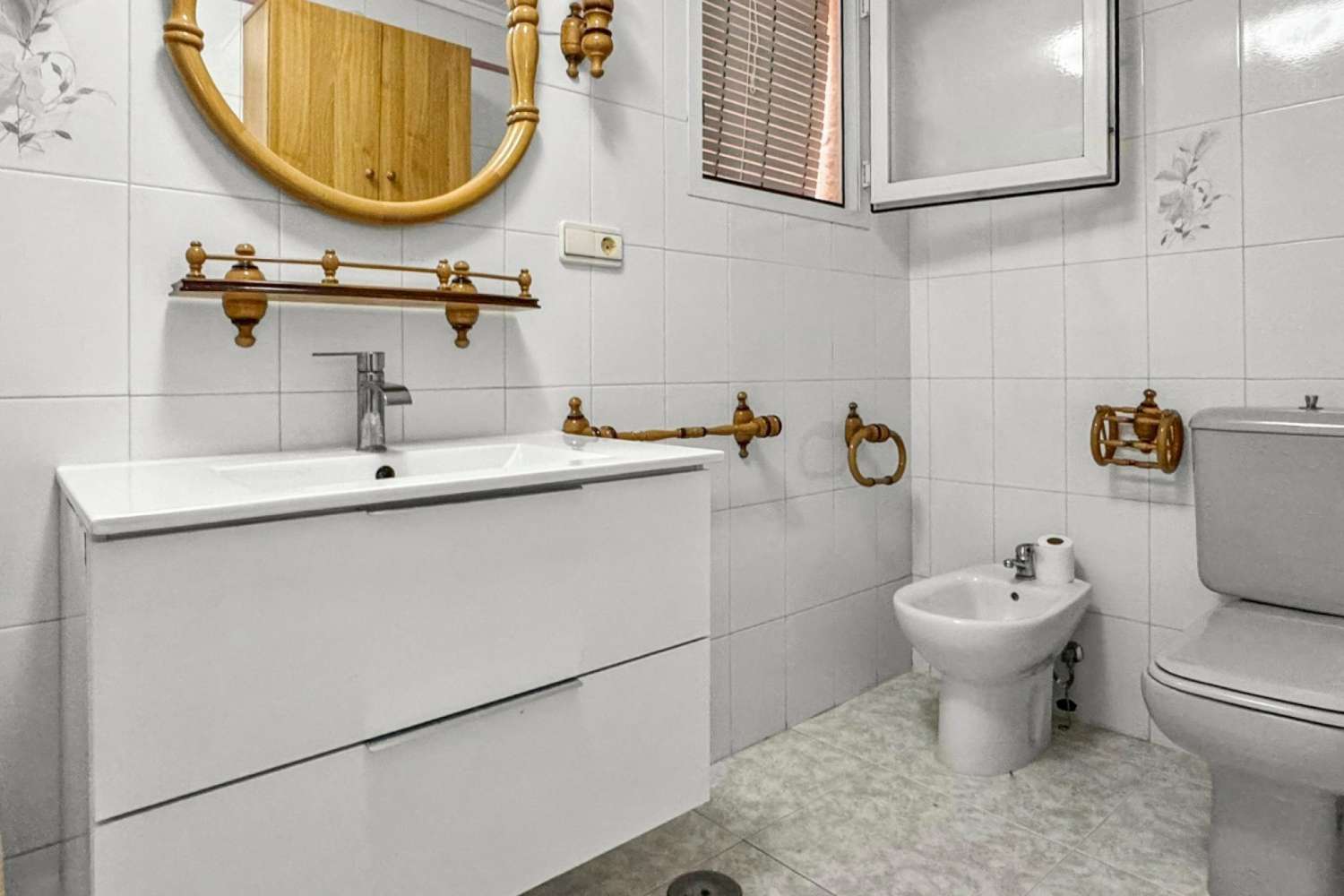 Spacious 3-Bedroom Seafront Apartment with Mediterranean Views