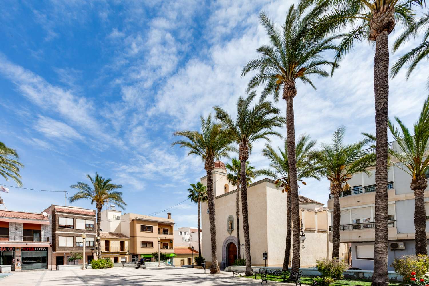 Spacious 3-Bedroom Apartment with Communal Pool & Garage in San Miguel de Salinas