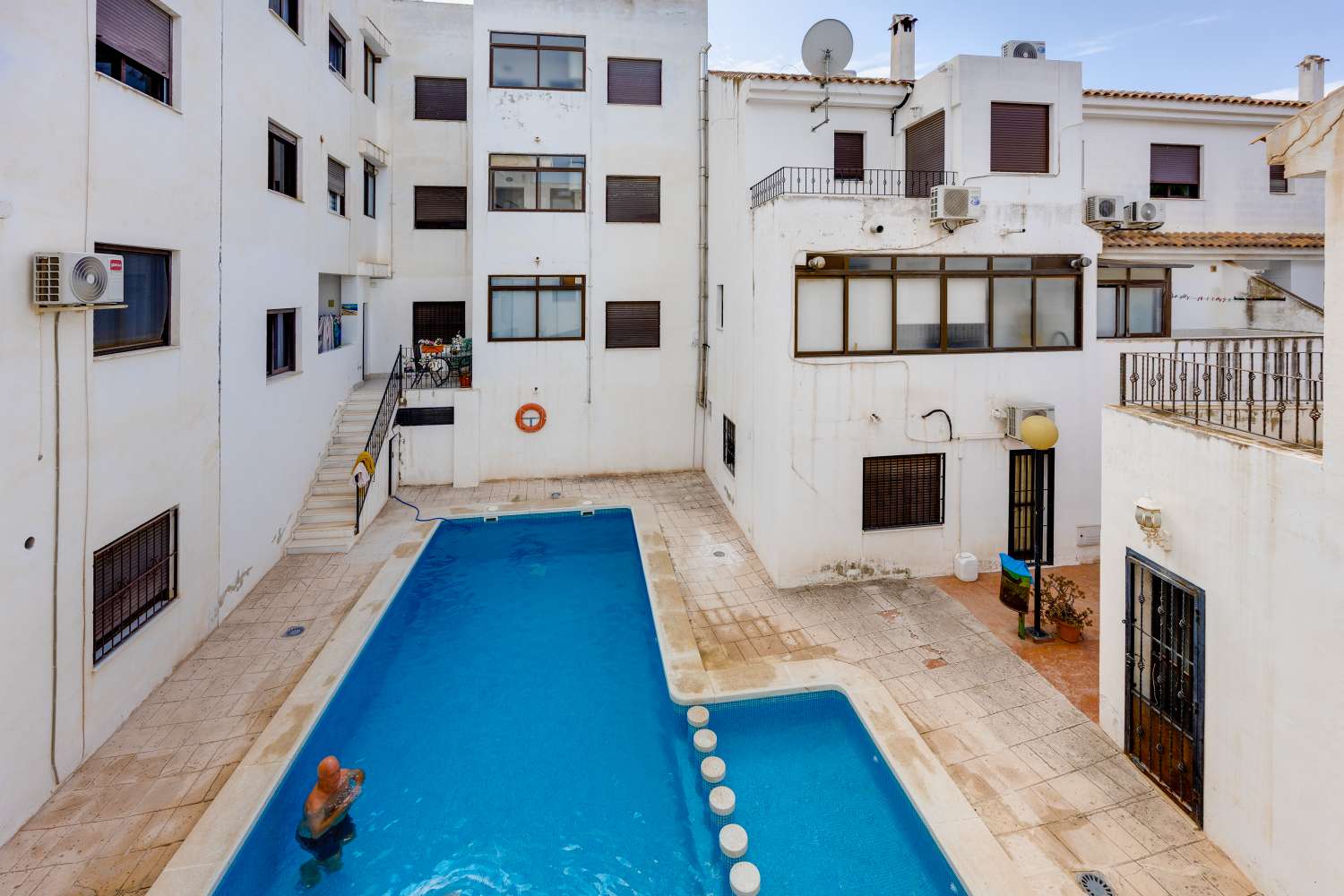 Spacious 3-Bedroom Apartment with Communal Pool & Garage in San Miguel de Salinas