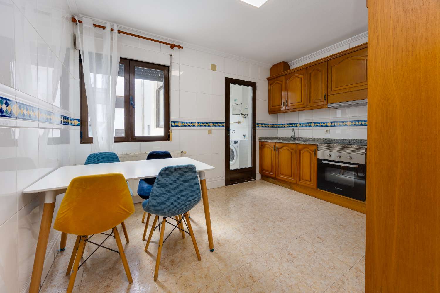 Spacious 3-Bedroom Apartment with Communal Pool & Garage in San Miguel de Salinas