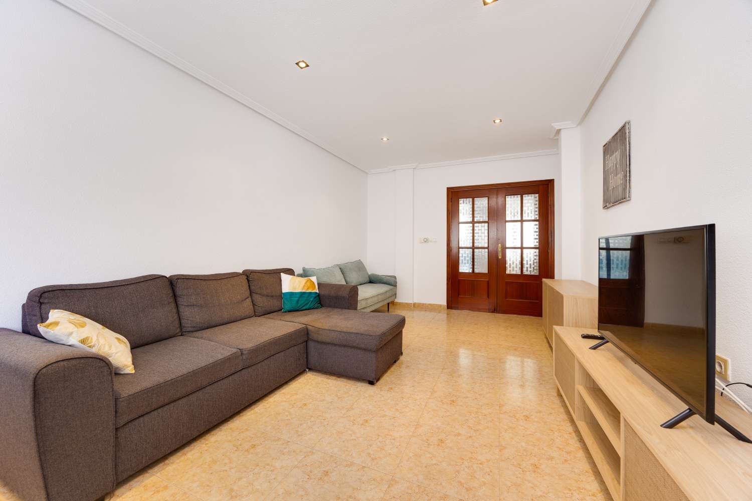 Spacious 3-Bedroom Apartment with Communal Pool & Garage in San Miguel de Salinas