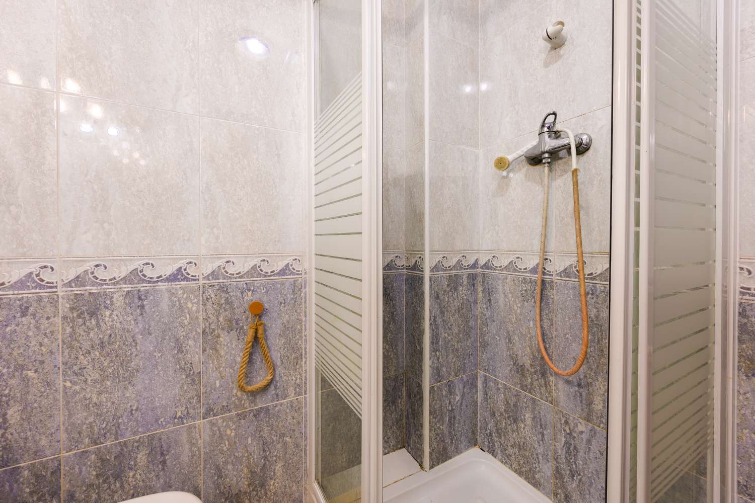 Spacious 3-Bedroom Apartment with Communal Pool & Garage in San Miguel de Salinas