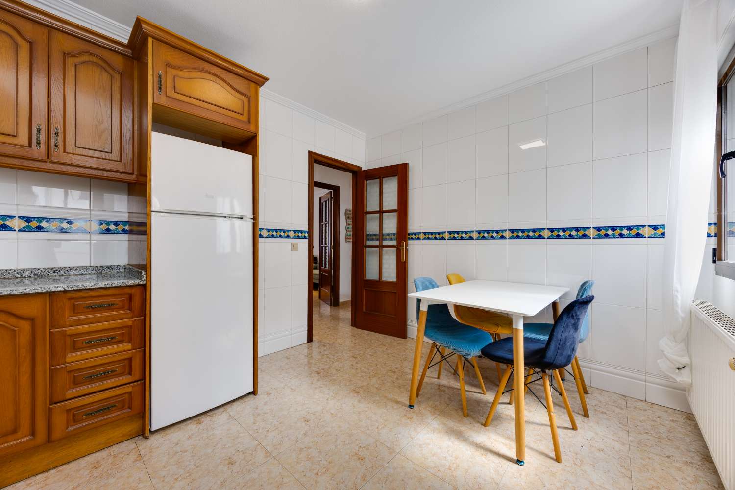 Spacious 3-Bedroom Apartment with Communal Pool & Garage in San Miguel de Salinas
