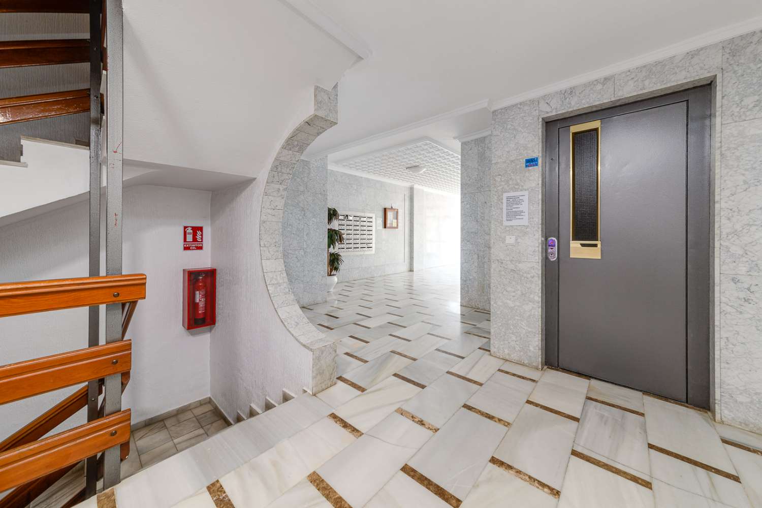 Beachfront Apartment with Direct Sea Views in Playa del Acequión, Torrevieja