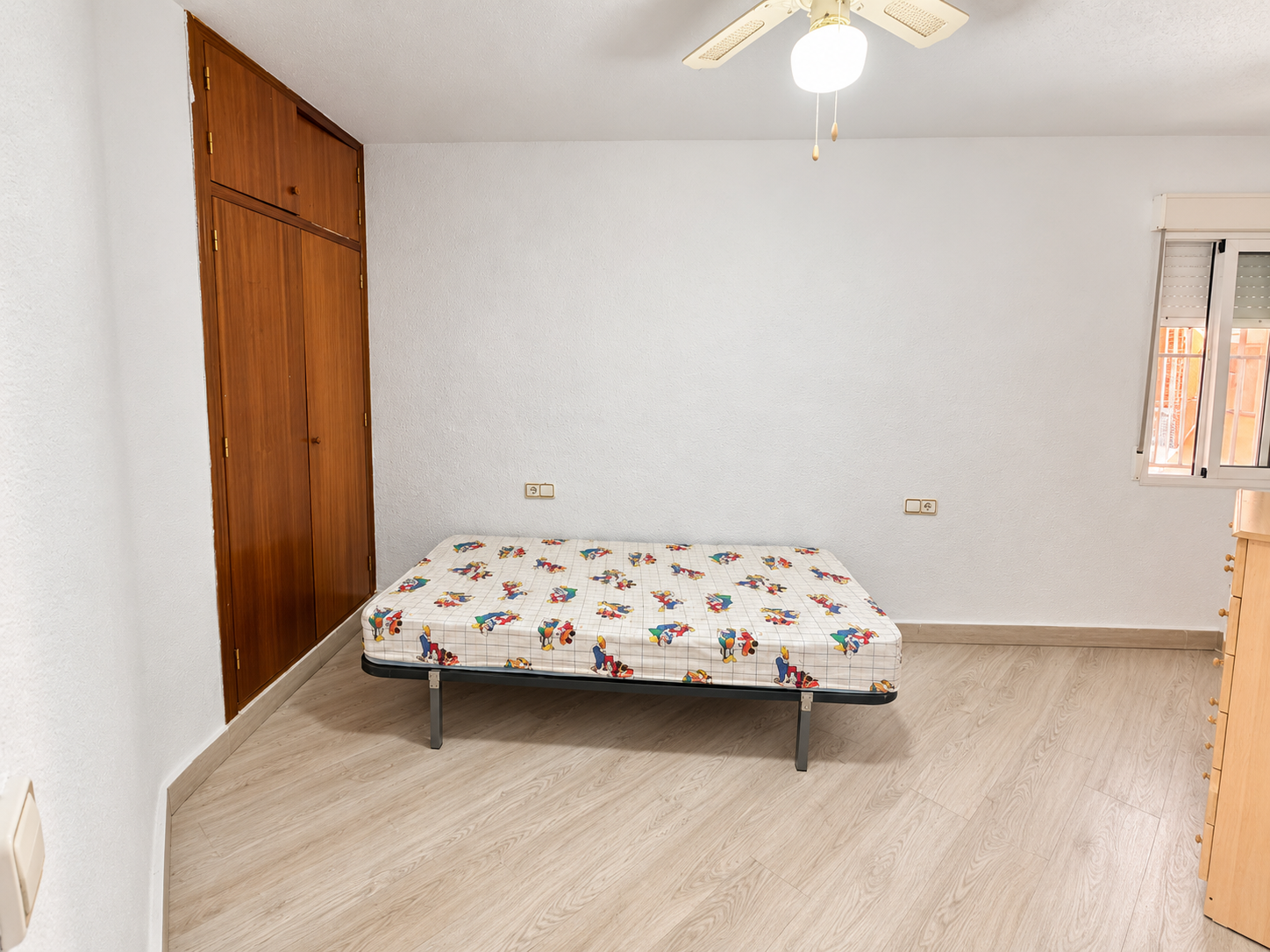 Property with Communal Pool Near the Beach in Playa de Los Náufragos, Torrevieja