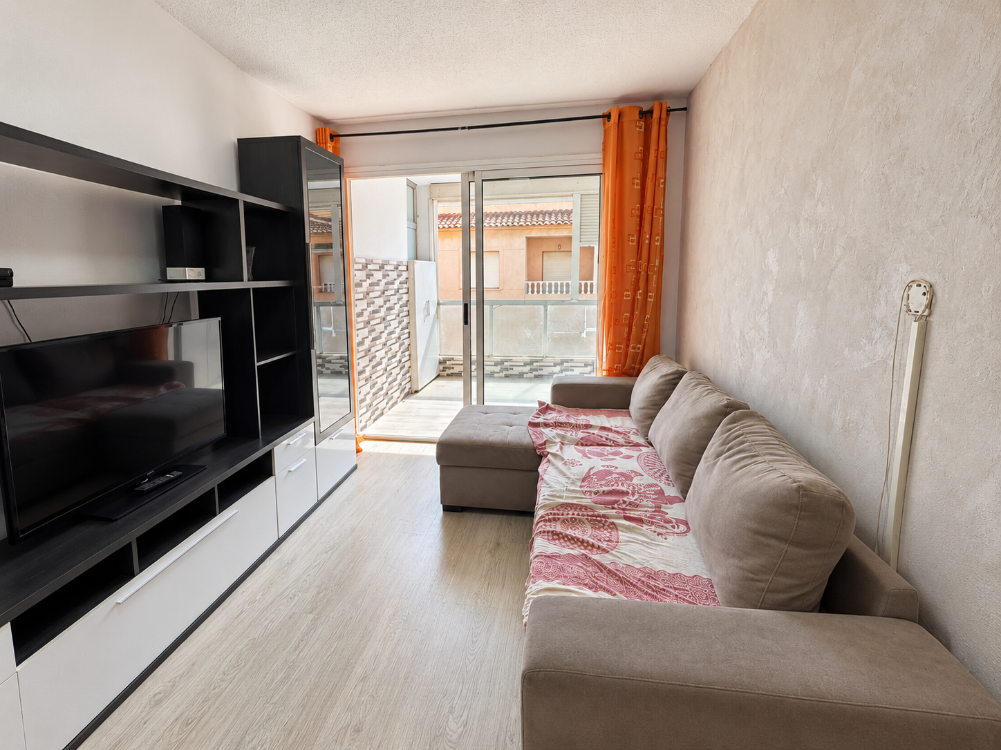 Property with Communal Pool Near the Beach in Playa de Los Náufragos, Torrevieja