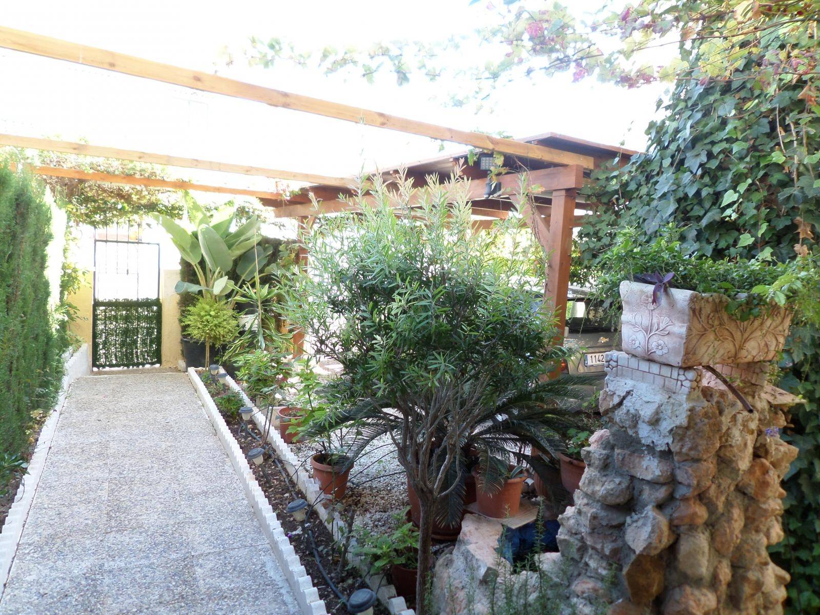 Duplex situado Los ALTOS con 3 dormitorios , 2 baños en comunidad privada con piscina comunitaria